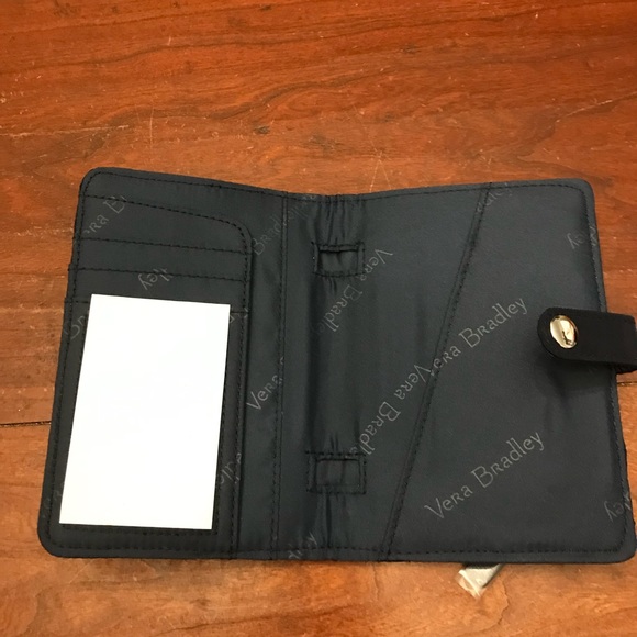 NWT VERA BRADLEY TRAVEL WALLET NAVY - Picture 4 of 6